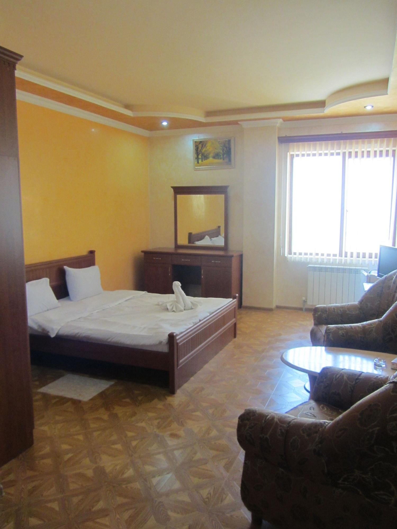 Primer Hotel Erevan Exterior foto